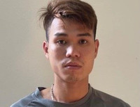 [Ảnh] Cận cảnh quá trình đột kích quán hát cho nhau nghe, bắt quả tang 13 đối tượng 'bay lắc'