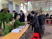 Công an quận Đống Đa đến tận khu dân cư cấp căn cước gắn chíp cho công dân