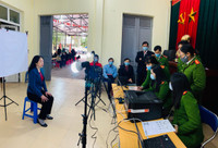 Công an quận Đống Đa đến tận khu dân cư cấp căn cước gắn chíp cho công dân