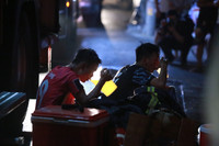 Những hình ảnh lính cứu hỏa Hà Nội bị thương, kiệt sức sau nhiều giờ chữa cháy 