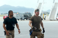 Cận cảnh Đội Mật vụ phản công CAT tinh nhuệ vừa bảo vệ Tổng thống Mỹ thăm Việt Nam