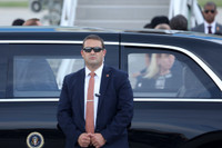 Cận cảnh Đội Mật vụ phản công CAT tinh nhuệ vừa bảo vệ Tổng thống Mỹ thăm Việt Nam