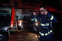 Những hình ảnh lính cứu hỏa Hà Nội bị thương, kiệt sức sau nhiều giờ chữa cháy 