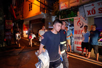 Những hình ảnh lính cứu hỏa Hà Nội bị thương, kiệt sức sau nhiều giờ chữa cháy 