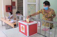 [Ảnh] Chủ động phòng chống dịch Covid-19 trong ngày bầu cử