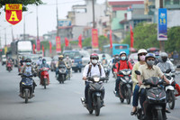 CSGT phân luồng, đẩy xe gặp sự cố trên cao tốc để tránh ùn tắc