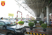 CSGT phân luồng, đẩy xe gặp sự cố trên cao tốc để tránh ùn tắc