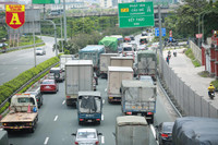 CSGT phân luồng, đẩy xe gặp sự cố trên cao tốc để tránh ùn tắc