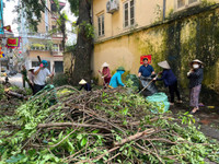 Phường Phúc Xá huy động nhiều lực lượng cùng nhân dân tổng vệ sinh đường phố