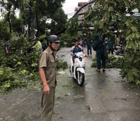 Hà Nội: Lực lượng Bảo vệ an ninh trật tự ở cơ sở sát cánh cùng nhân dân vượt qua khó khăn trong bão lũ