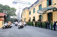 Những hình ảnh Công an Hà Nội ra quân tấn công trấn áp tội phạm dịp Tết Nguyên đán Ất Tỵ 2025