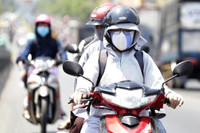 Hà Nội nắng nóng hơn 50 độ C, nền nhiệt ngoài trời như lò nung