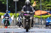 Hà Nội nắng nóng hơn 50 độ C, nền nhiệt ngoài trời như lò nung