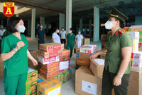 Phụ nữ Công an Thủ đô vào tâm dịch “chia lửa” cùng Bắc Giang 