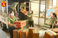 Phụ nữ Công an Thủ đô vào tâm dịch “chia lửa” cùng Bắc Giang 