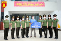 Phụ nữ Công an Thủ đô vào tâm dịch “chia lửa” cùng Bắc Giang 
