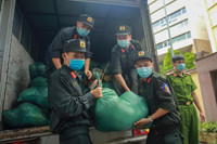 Phụ nữ Công an Thủ đô chung tay giúp bà con Bắc Giang tiêu thụ nông sản