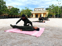 Xem màn phô diễn kỹ năng PCCC&CNCH của các chiến sĩ nghĩa vụ