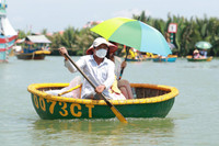 Trải nghiệm rừng dừa trên thuyền thúng ở Hội An 