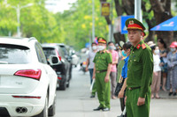 Công an Hà Nội đội nắng đảm bảo ANTT các điểm thi 