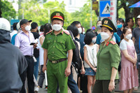 Công an Hà Nội đội nắng đảm bảo ANTT các điểm thi 