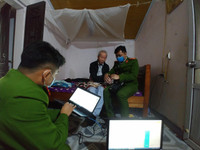 Vượt thôn, xuyên xóm cấp căn cước tận nhà phục vụ người cao tuổi