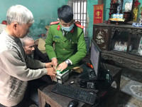 Vượt thôn, xuyên xóm cấp căn cước tận nhà phục vụ người cao tuổi