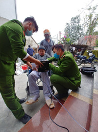 Vượt thôn, xuyên xóm cấp căn cước tận nhà phục vụ người cao tuổi