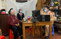 Vượt thôn, xuyên xóm cấp căn cước tận nhà phục vụ người cao tuổi