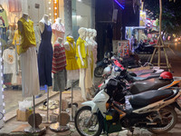 Ngao ngán cảnh 'hè, đường 'mất tích' - hàng quán tràn lan' ở quận Thanh Xuân