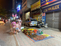 Ngao ngán cảnh 'hè, đường 'mất tích' - hàng quán tràn lan' ở quận Thanh Xuân