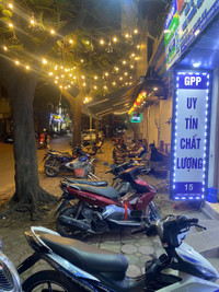 Ngao ngán cảnh 'hè, đường 'mất tích' - hàng quán tràn lan' ở quận Thanh Xuân