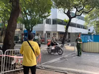 [Ảnh] Cận cảnh 17 chốt 'nội bất xuất, ngoại bất nhập' phong tỏa 2 phường Văn Chương, Văn Miếu