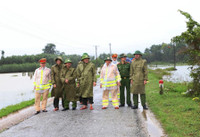 Công an các tỉnh miền Trung sát cánh cùng người dân trong mưa lũ