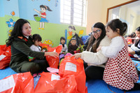 Góp nắng xuân cho trẻ em vùng cao 