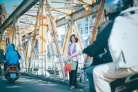 Ấn tượng bộ ảnh áo bà ba trên cây cầu Long Biên trăm tuổi