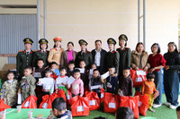 Góp nắng xuân cho trẻ em vùng cao 