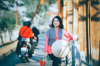 Ấn tượng bộ ảnh áo bà ba trên cây cầu Long Biên trăm tuổi