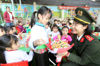 Góp nắng xuân cho trẻ em vùng cao 