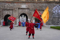 Cận cảnh những hình ảnh nghi lễ “Tống cựu nghinh tân” ở Hà Nội