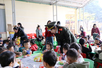 Góp nắng xuân cho trẻ em vùng cao 