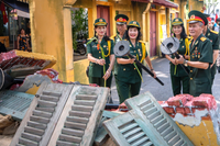 Tái hiện khoảnh khắc hào hùng ngày tiếp quản Thủ đô tại phố cổ Hà Nội