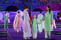 Ấn tượng đêm khai mạc Lễ hội Áo dài du lịch Hà Nội 2024