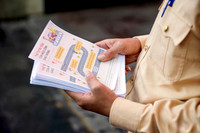 Công an Hà Nội tăng kiểm soát, đảm bảo an toàn giao thông ở các cổng trường