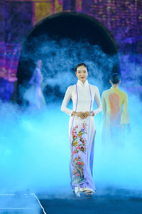 Ấn tượng đêm khai mạc Lễ hội Áo dài du lịch Hà Nội 2024