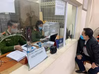 [Ảnh] Xúc động hình ảnh lực lượng Công an ngày đêm cấp căn cước gắn chíp cho nhân dân