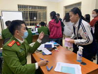 [Ảnh] Xúc động hình ảnh lực lượng Công an ngày đêm cấp căn cước gắn chíp cho nhân dân