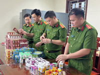 Chân dung 2 đối tượng điều hành đường dây sản xuất thuốc giả cực lớn