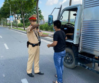 [Ảnh] Lực lượng chức năng siết chặt phòng chống dịch Covid-19 tại các cửa ngõ của Thủ đô