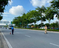 [Ảnh] Lực lượng chức năng siết chặt phòng chống dịch Covid-19 tại các cửa ngõ của Thủ đô